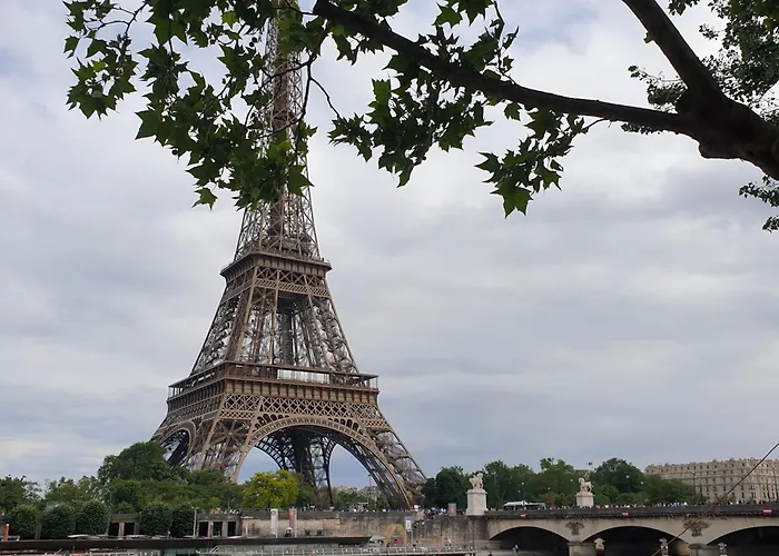 Studio Eiffel Tower Trocadero